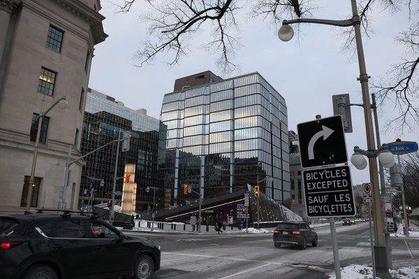 配资网站 应对特朗普关税威胁 加拿大拟对美国商品征收报复性关税